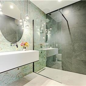 6 bedroom villa with infinity pool and sea views, Korcula Island, sleeps 12